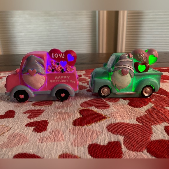 Valentine’s Day Gnome Decor, Valentine’s Day LED Lighted Gnome Cars Set Of 2 - Picture 6 of 16